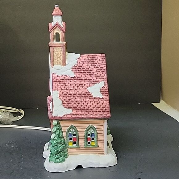 VINTAGE 90s ST.NICHOLAS SQUARE "CHURCH" PORCELAIN LIGHTED BUILDING - Picture 3 of 9